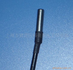 温度传感器DS18B20