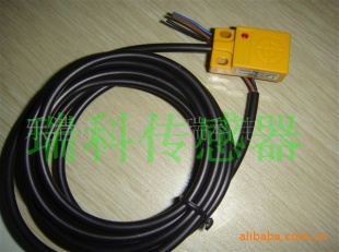 欧姆龙方型接近开关 TL-W5D2