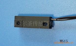 方形安装式磁簧传感器