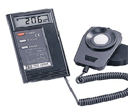 TES-1332A数字式照度计