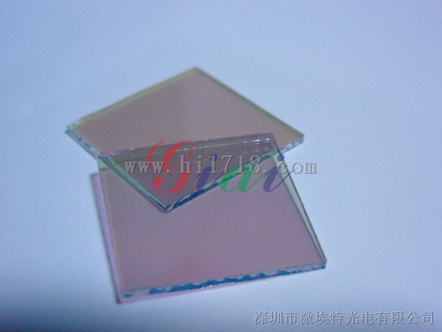 半透半反镜片